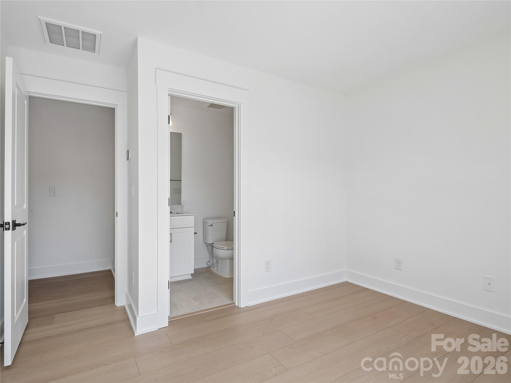 3708 S Tryon Street — Charlotte