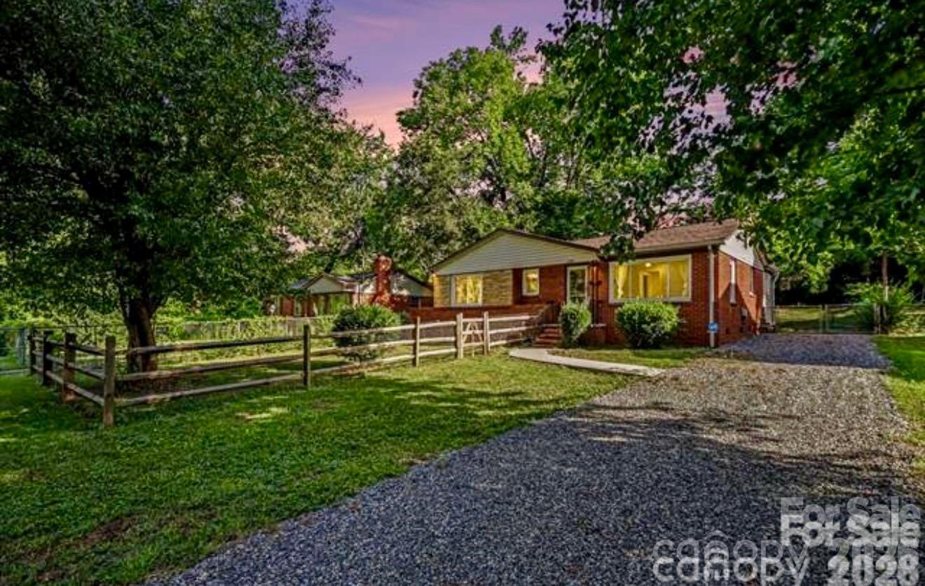 3960 Bristol Drive — Charlotte