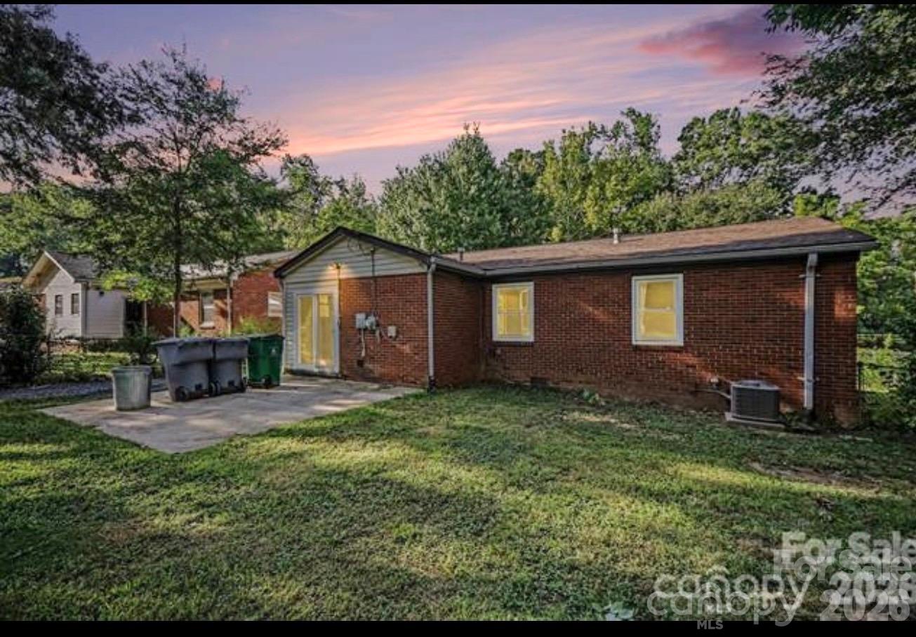 3960 Bristol Drive — Charlotte