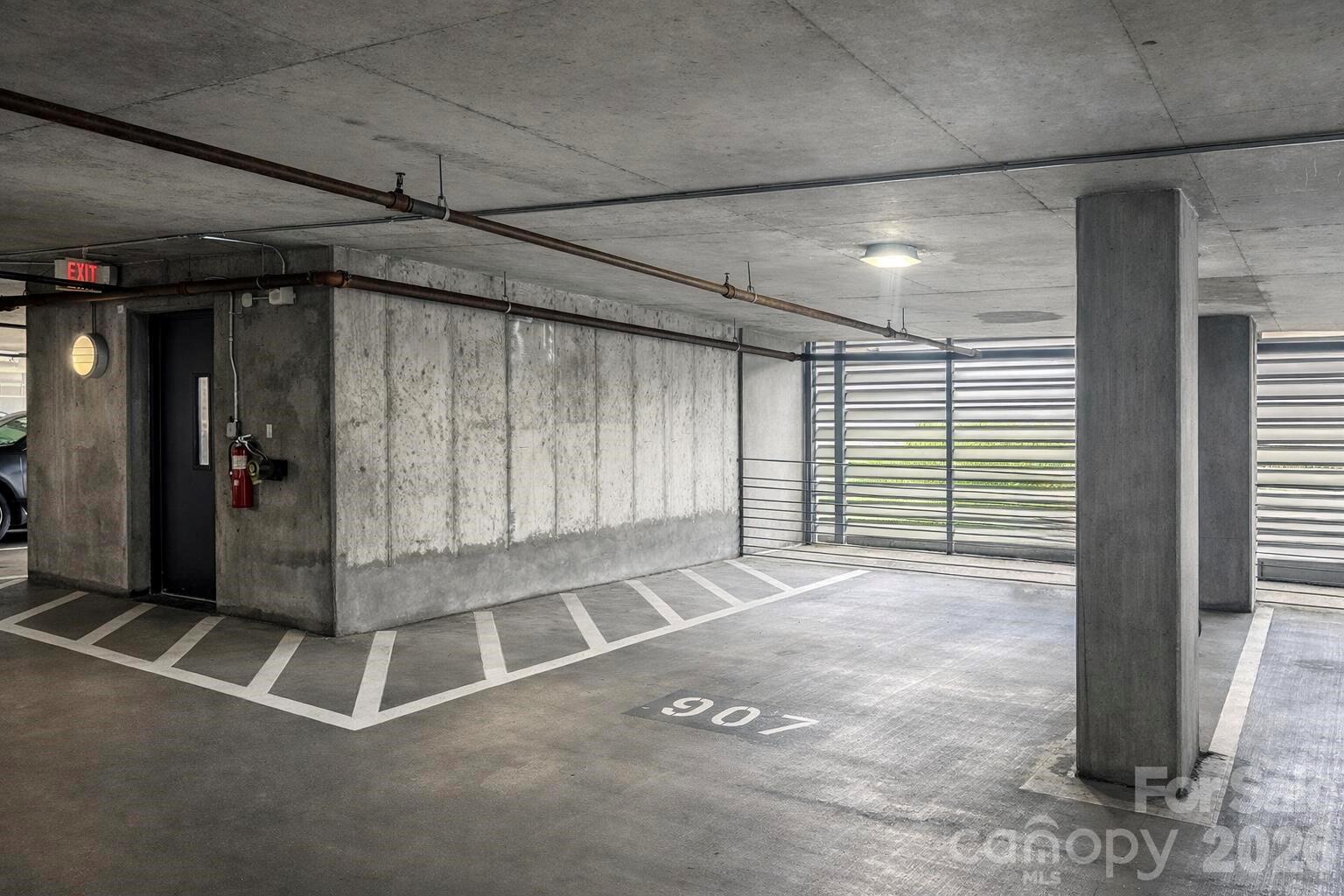 333 W Trade Street #907 — Charlotte