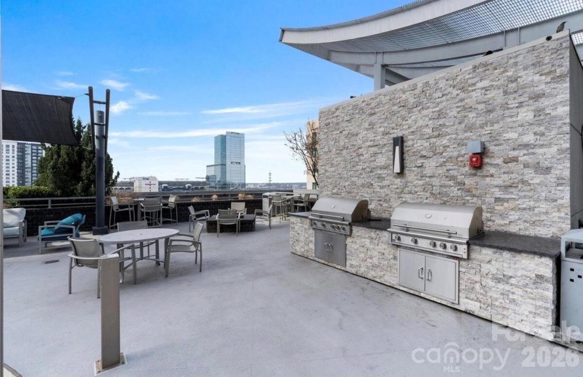 333 W Trade Street #907 — Charlotte