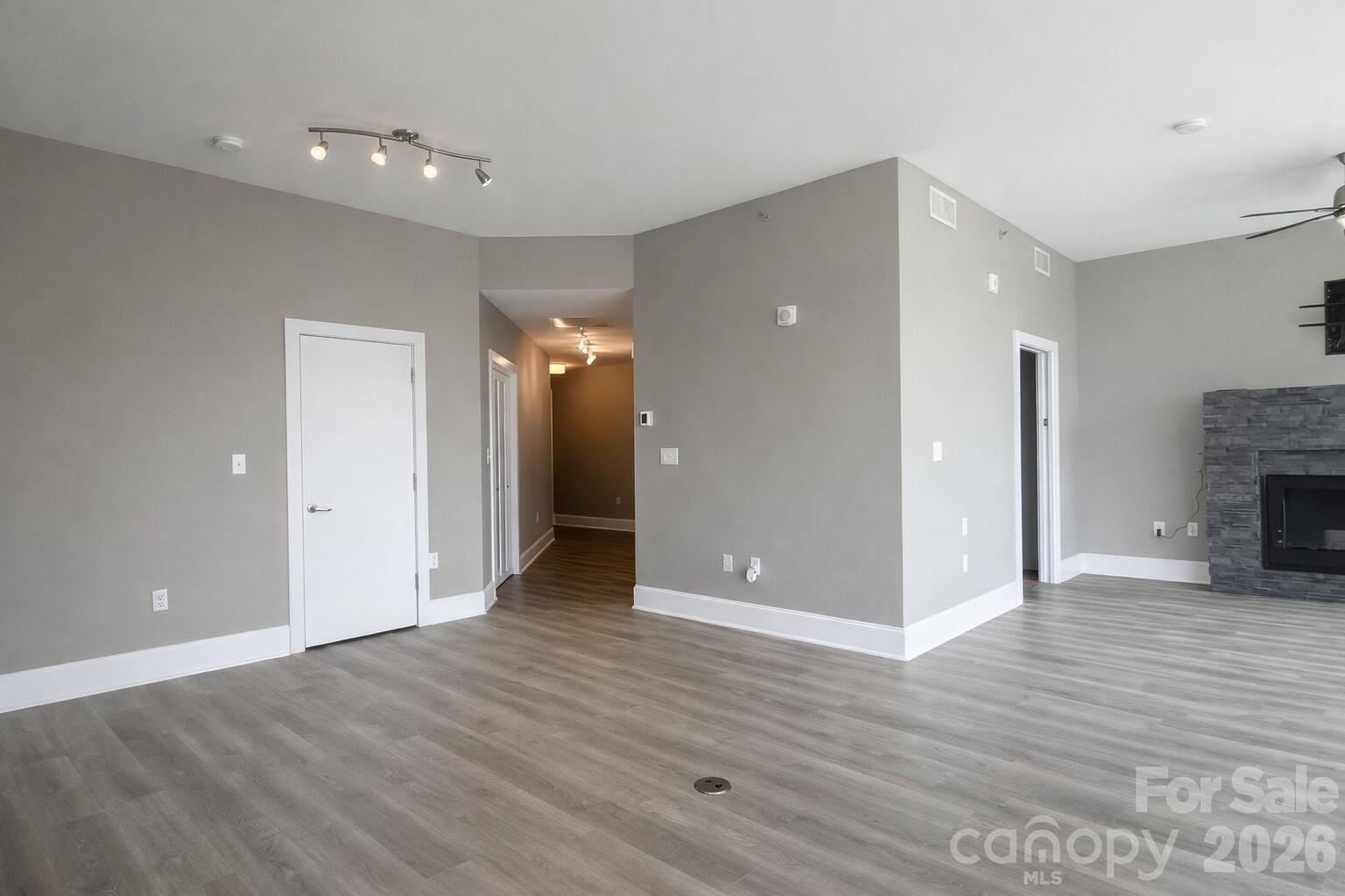 333 W Trade Street #907 — Charlotte