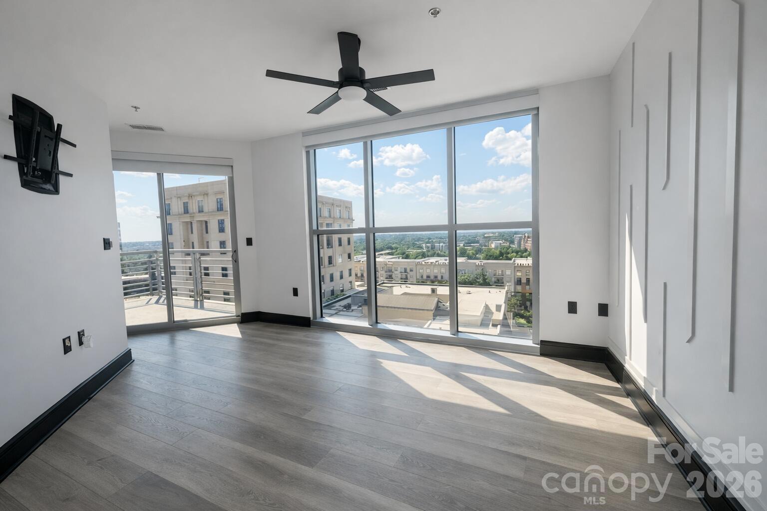 333 W Trade Street #907 — Charlotte