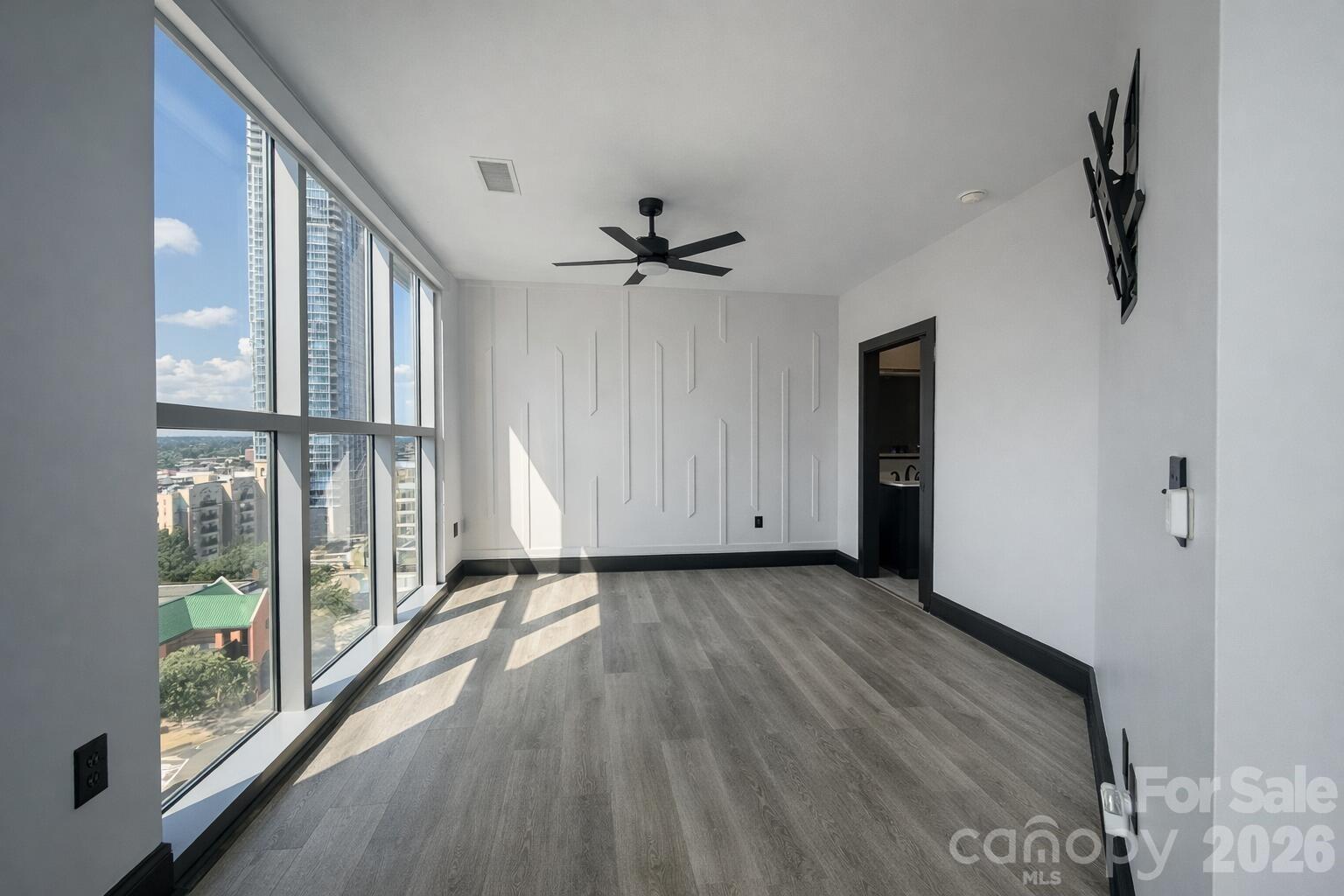333 W Trade Street #907 — Charlotte