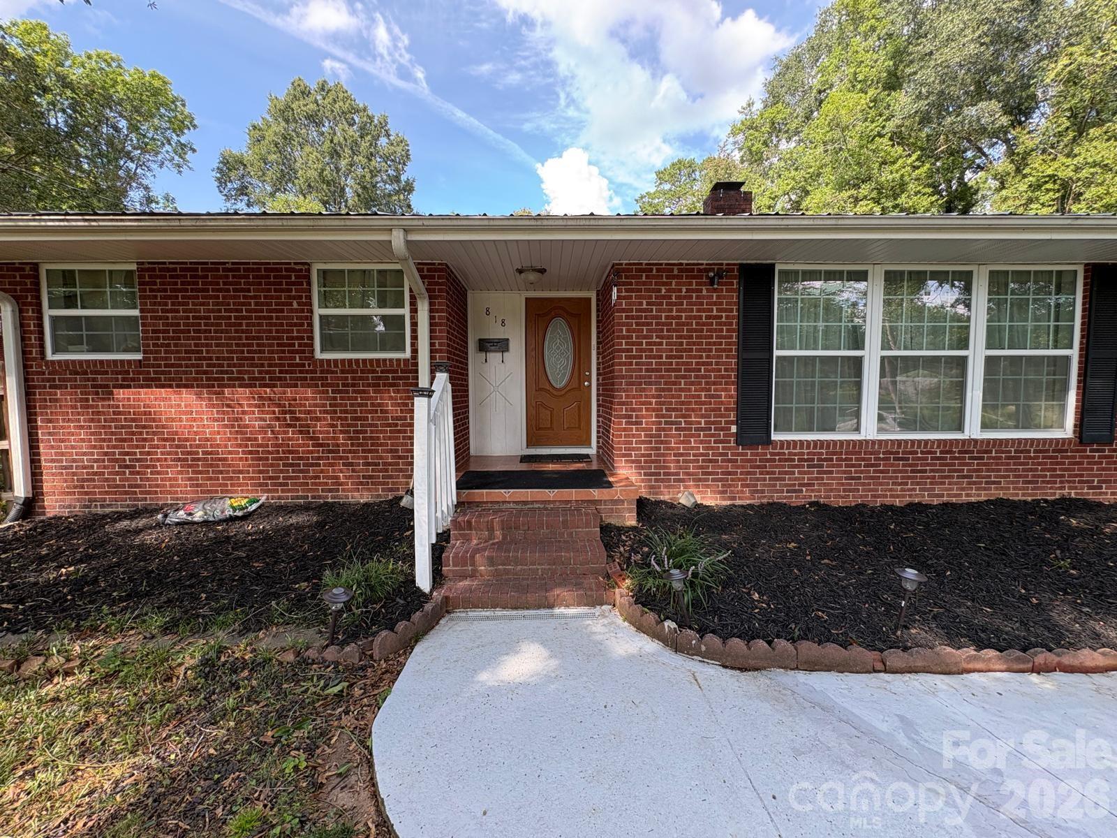 818 Hillcrest Avenue — Gastonia