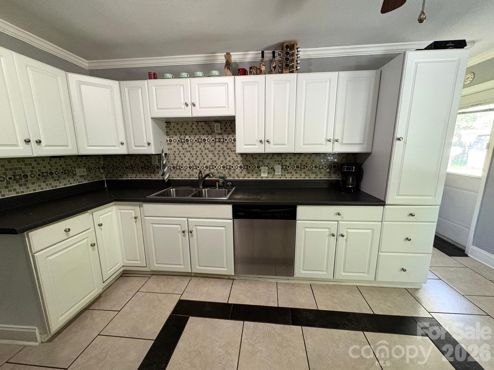 818 Hillcrest Avenue — Gastonia