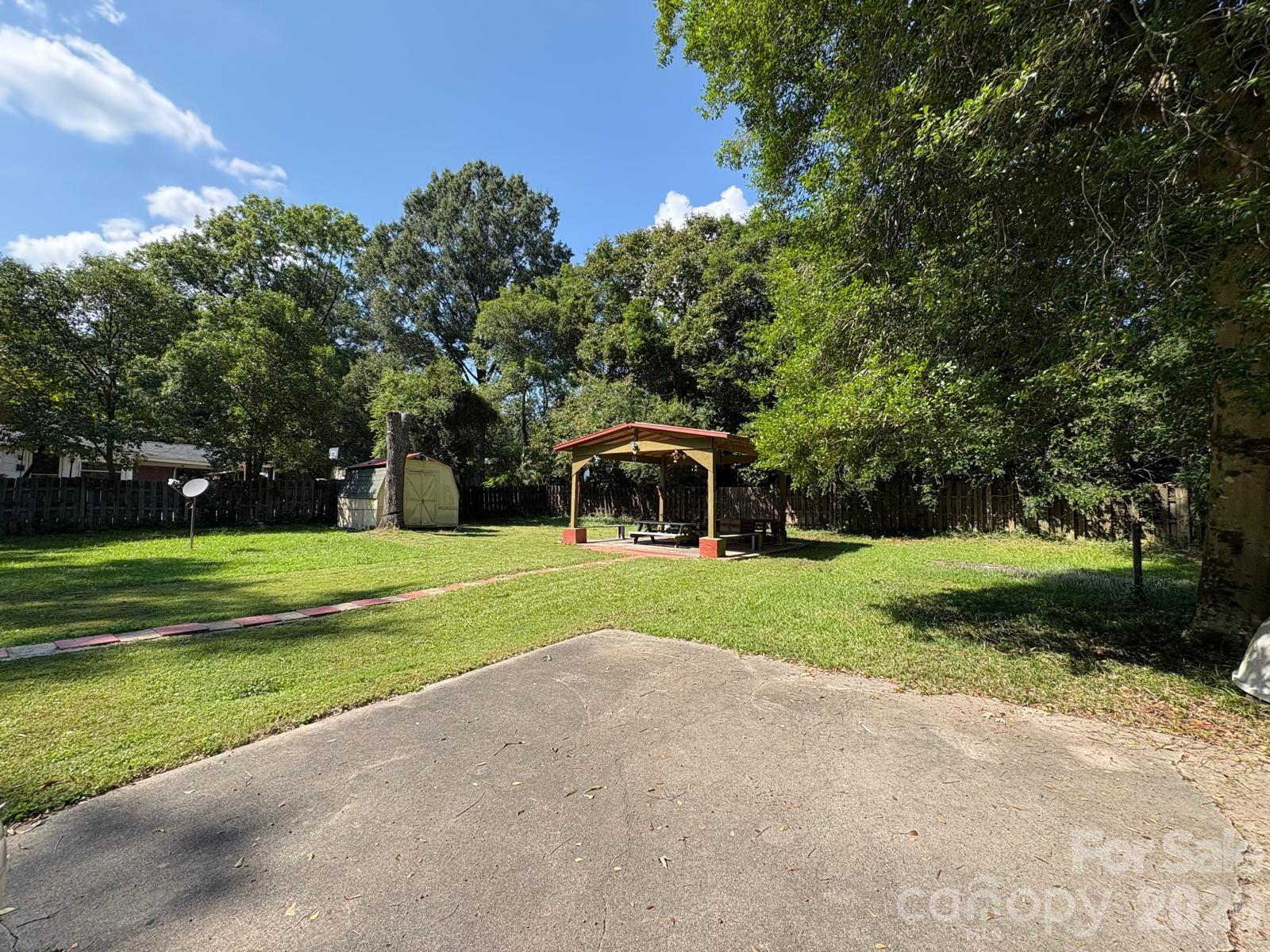 818 Hillcrest Avenue — Gastonia