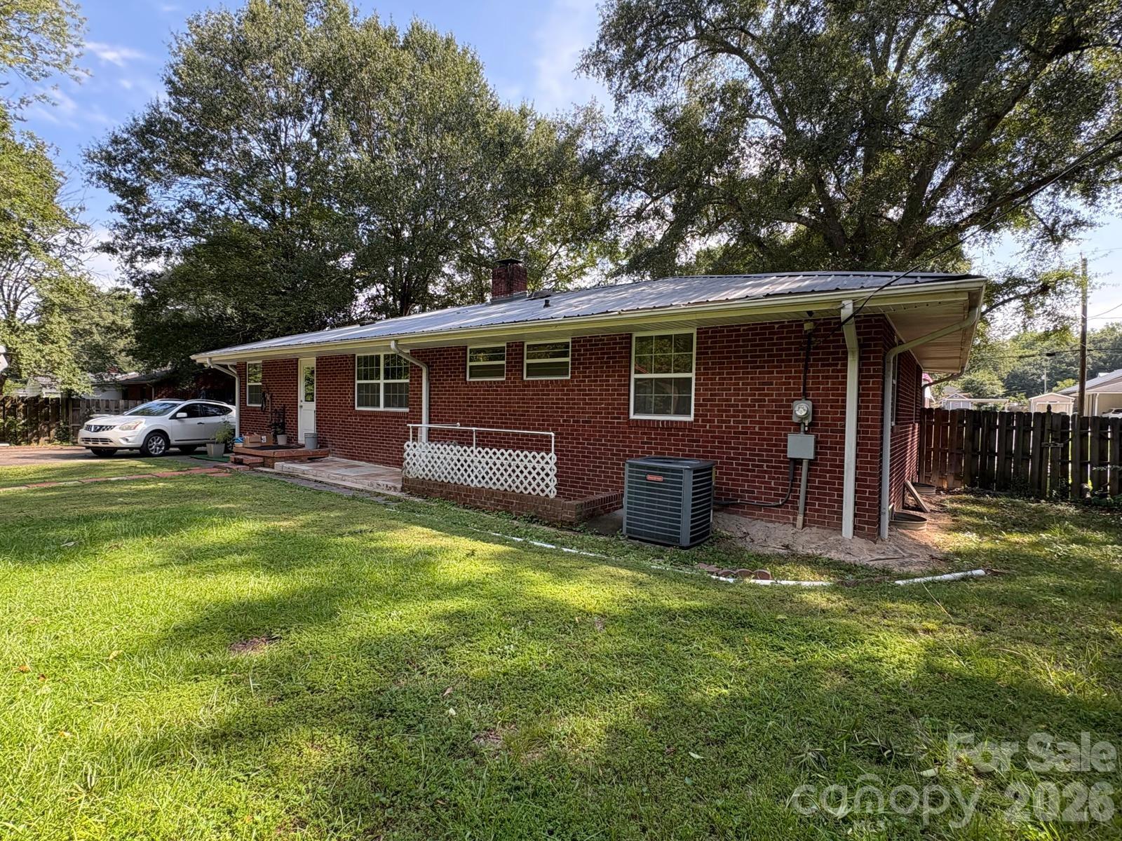 818 Hillcrest Avenue — Gastonia