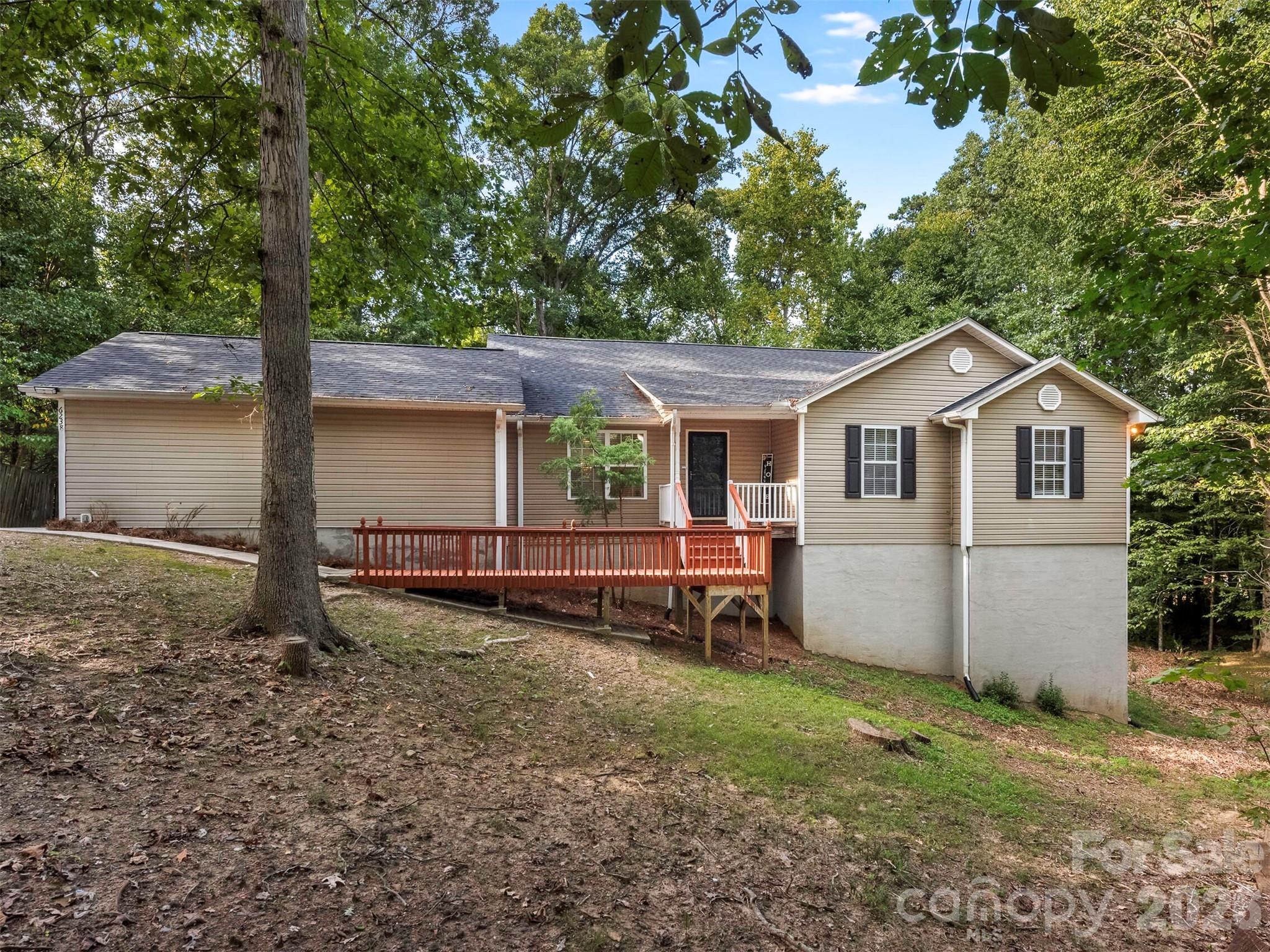 6238 King George Drive — Charlotte
