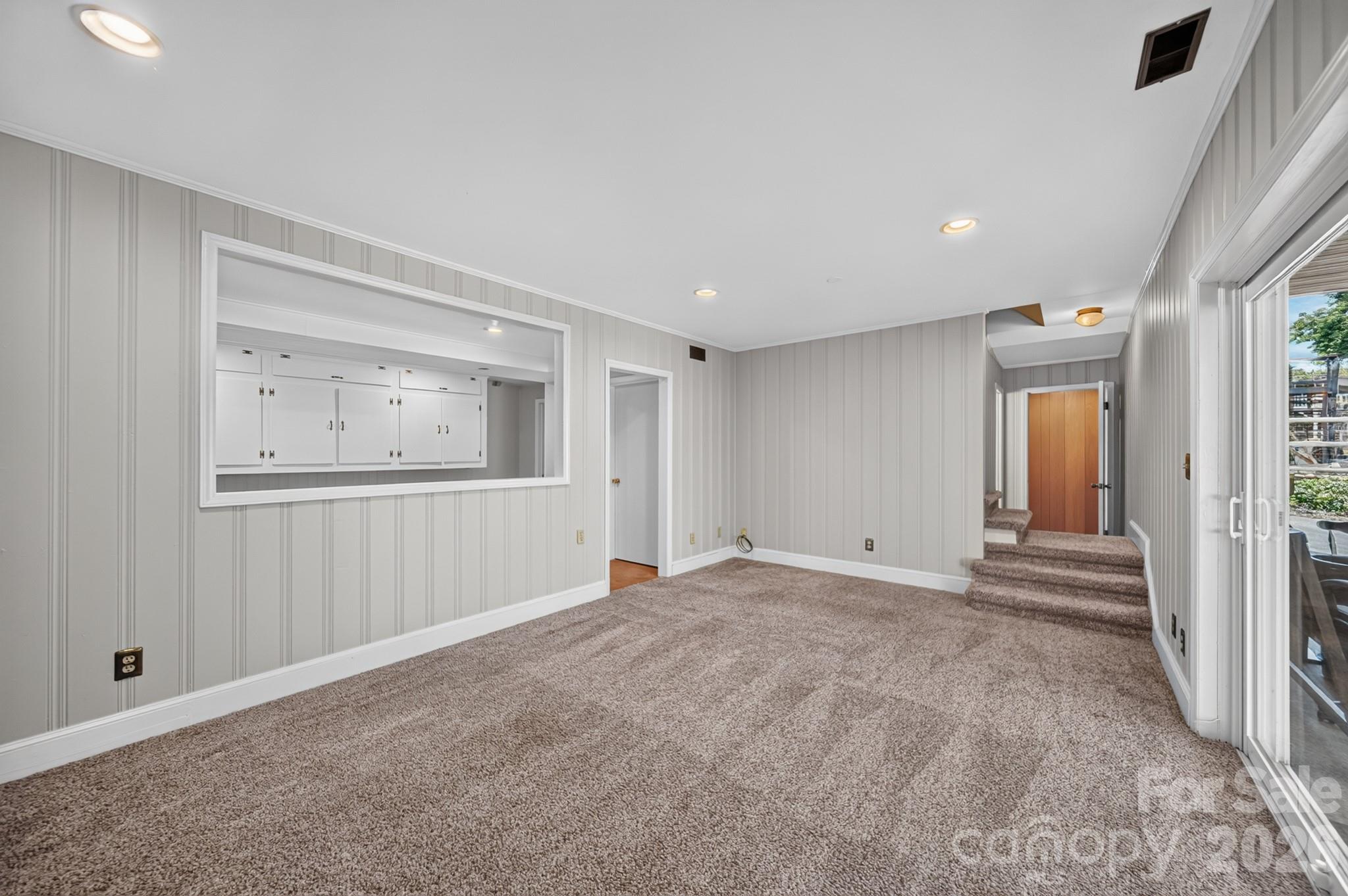 7601 Woodstream Drive — Charlotte