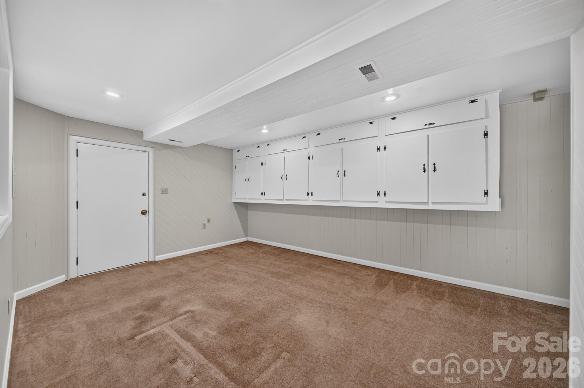 7601 Woodstream Drive — Charlotte