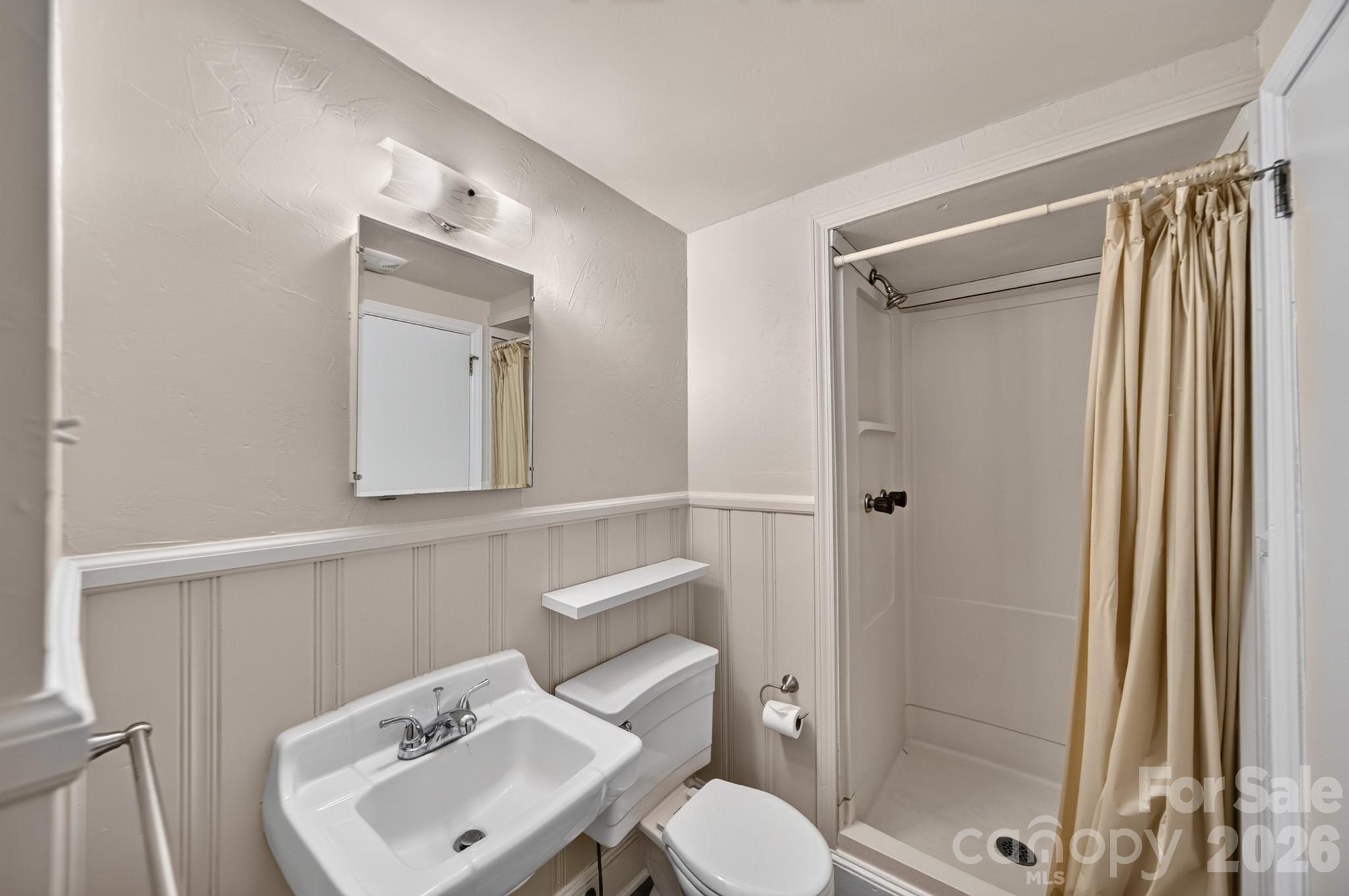 7601 Woodstream Drive — Charlotte