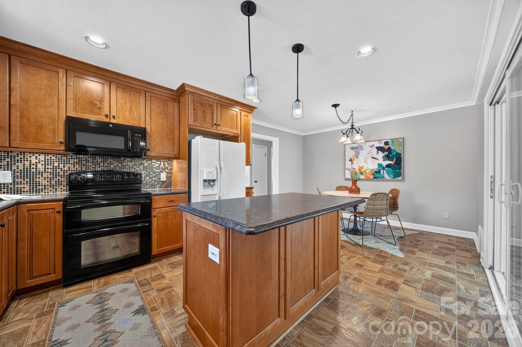 7601 Woodstream Drive — Charlotte