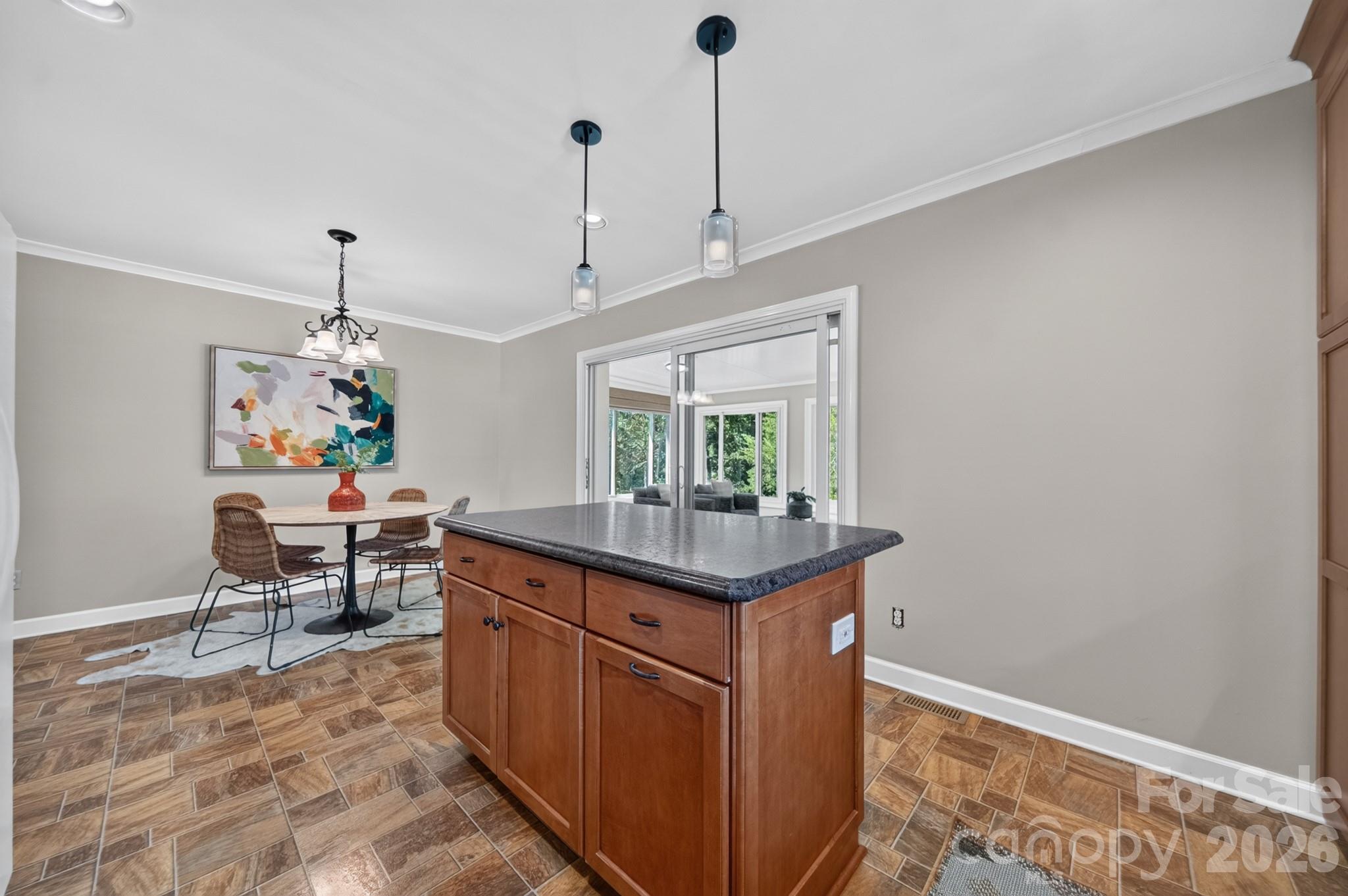 7601 Woodstream Drive — Charlotte