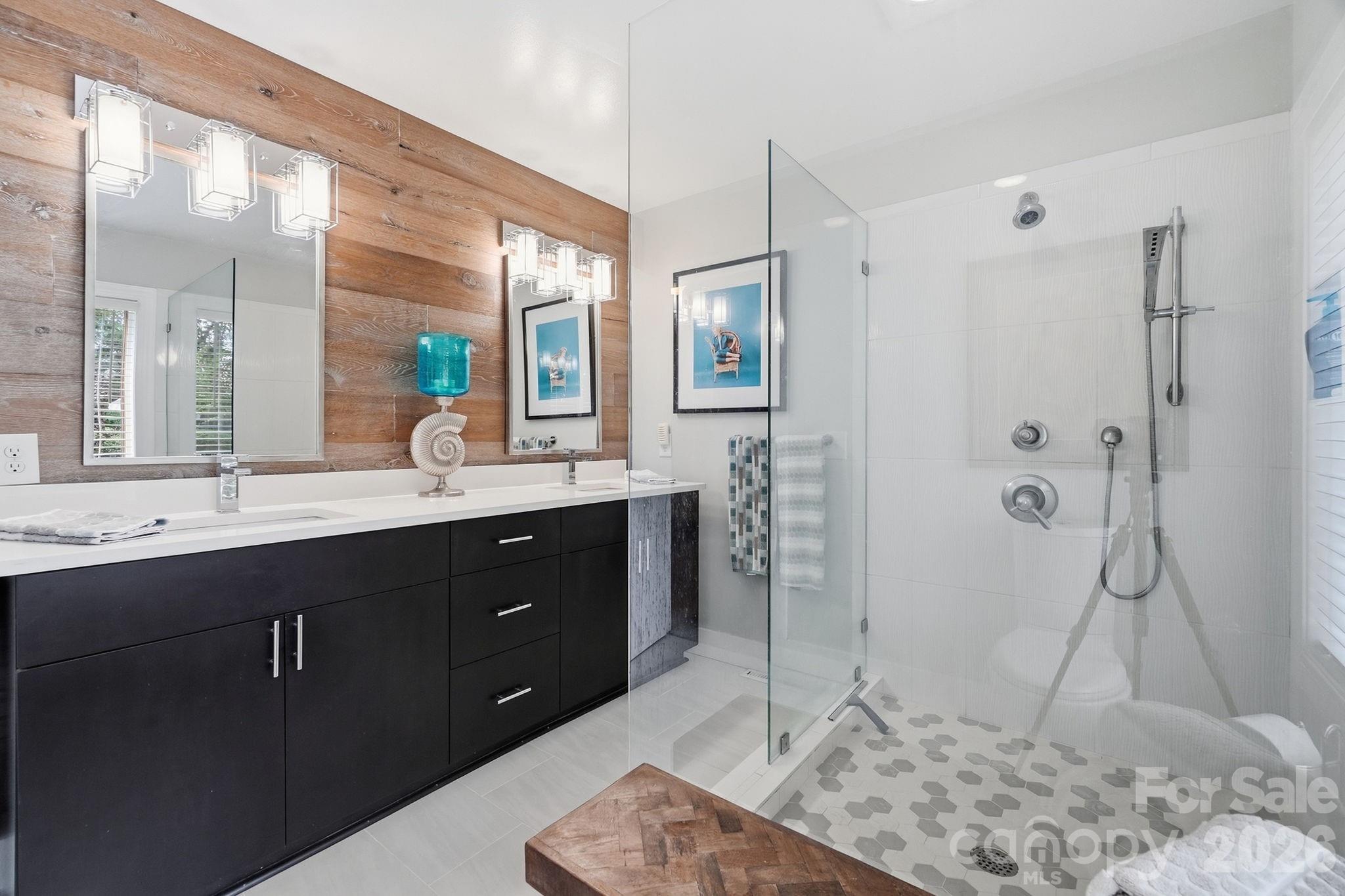211 Lamplighter Lane — Mount Holly