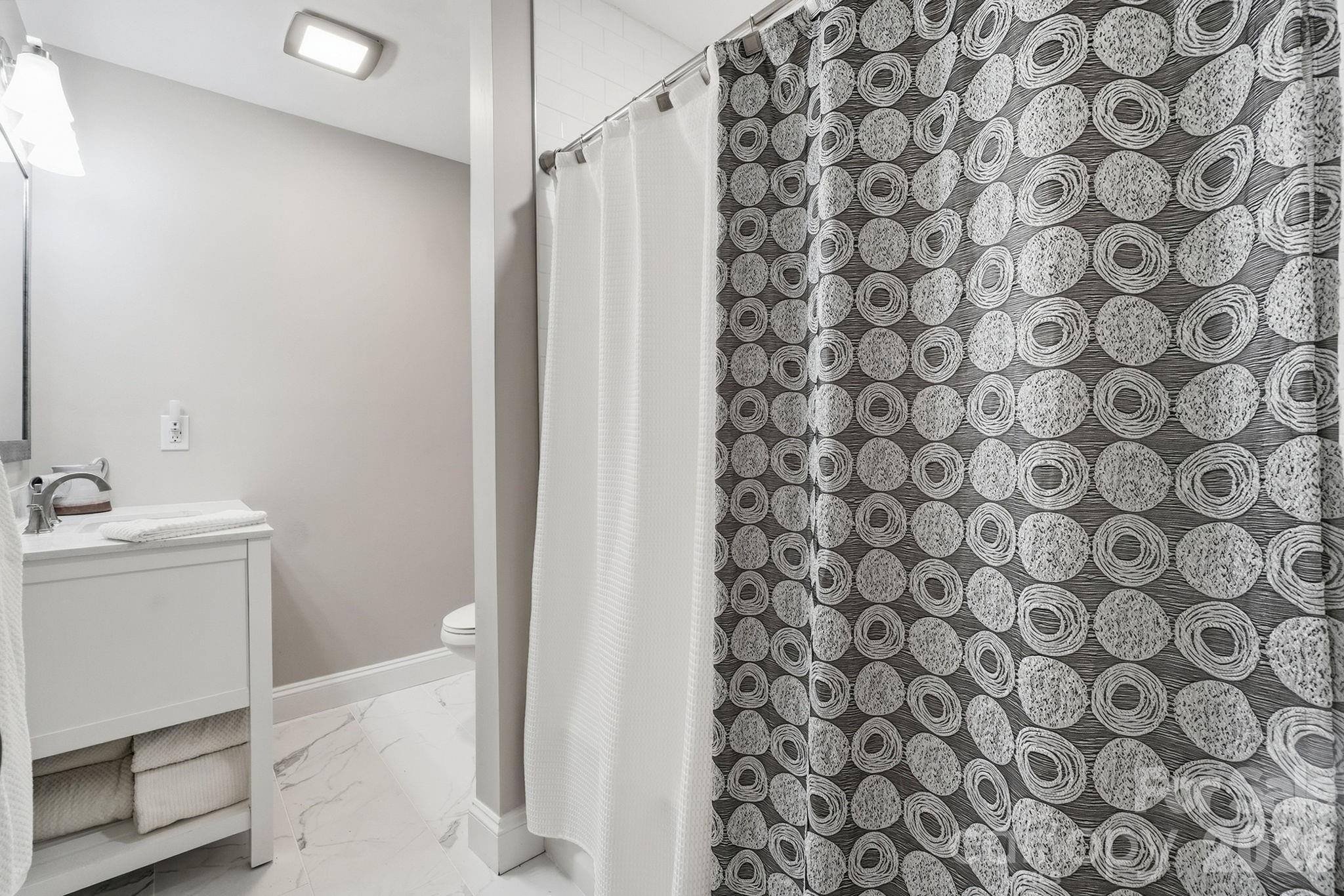 211 Lamplighter Lane — Mount Holly