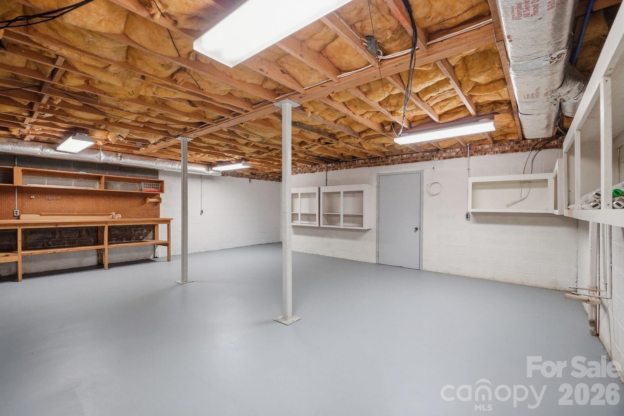 211 Lamplighter Lane — Mount Holly