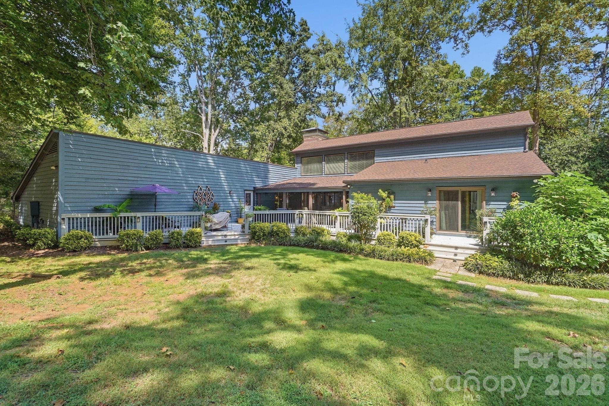 211 Lamplighter Lane — Mount Holly