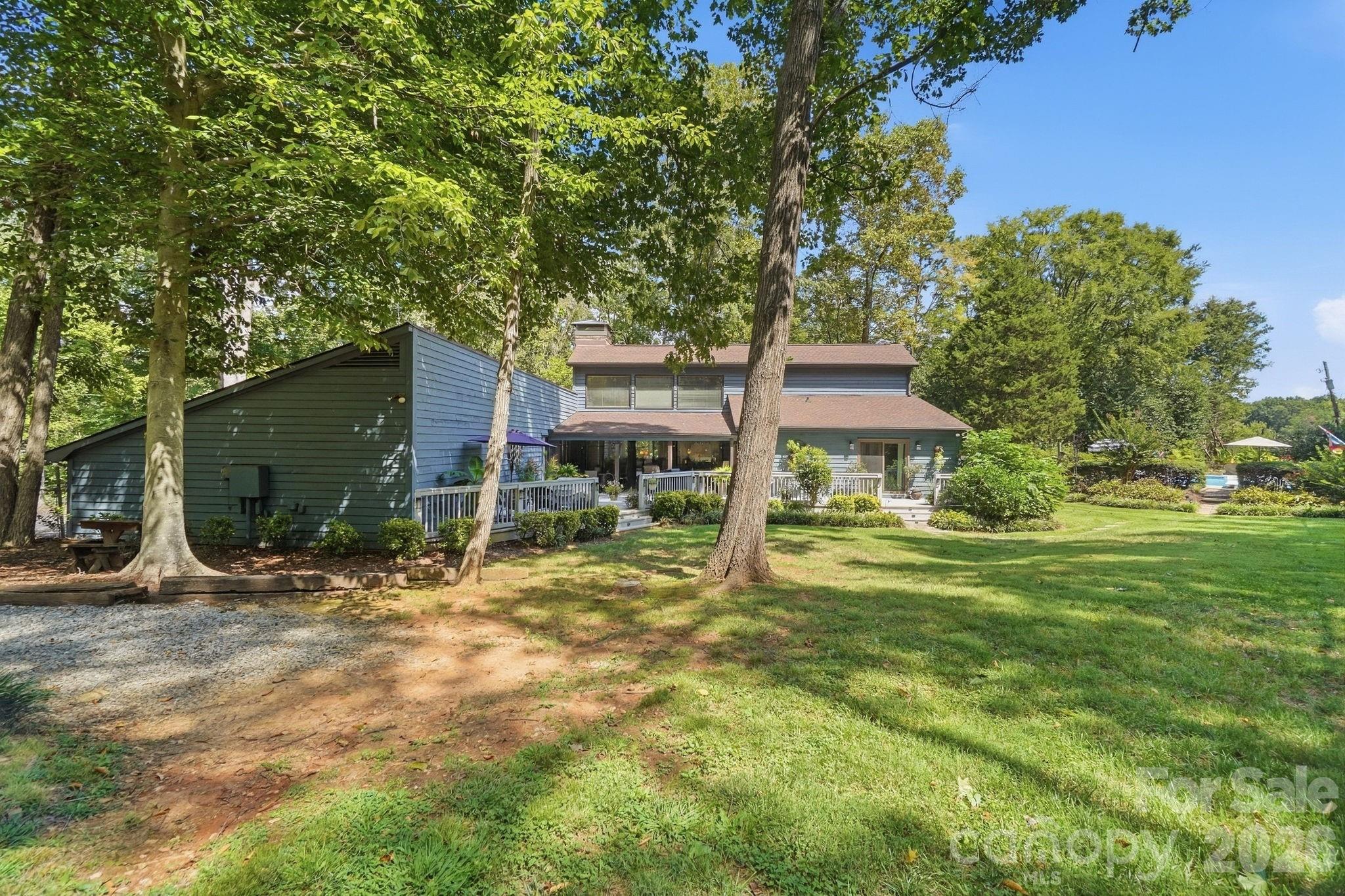 211 Lamplighter Lane — Mount Holly