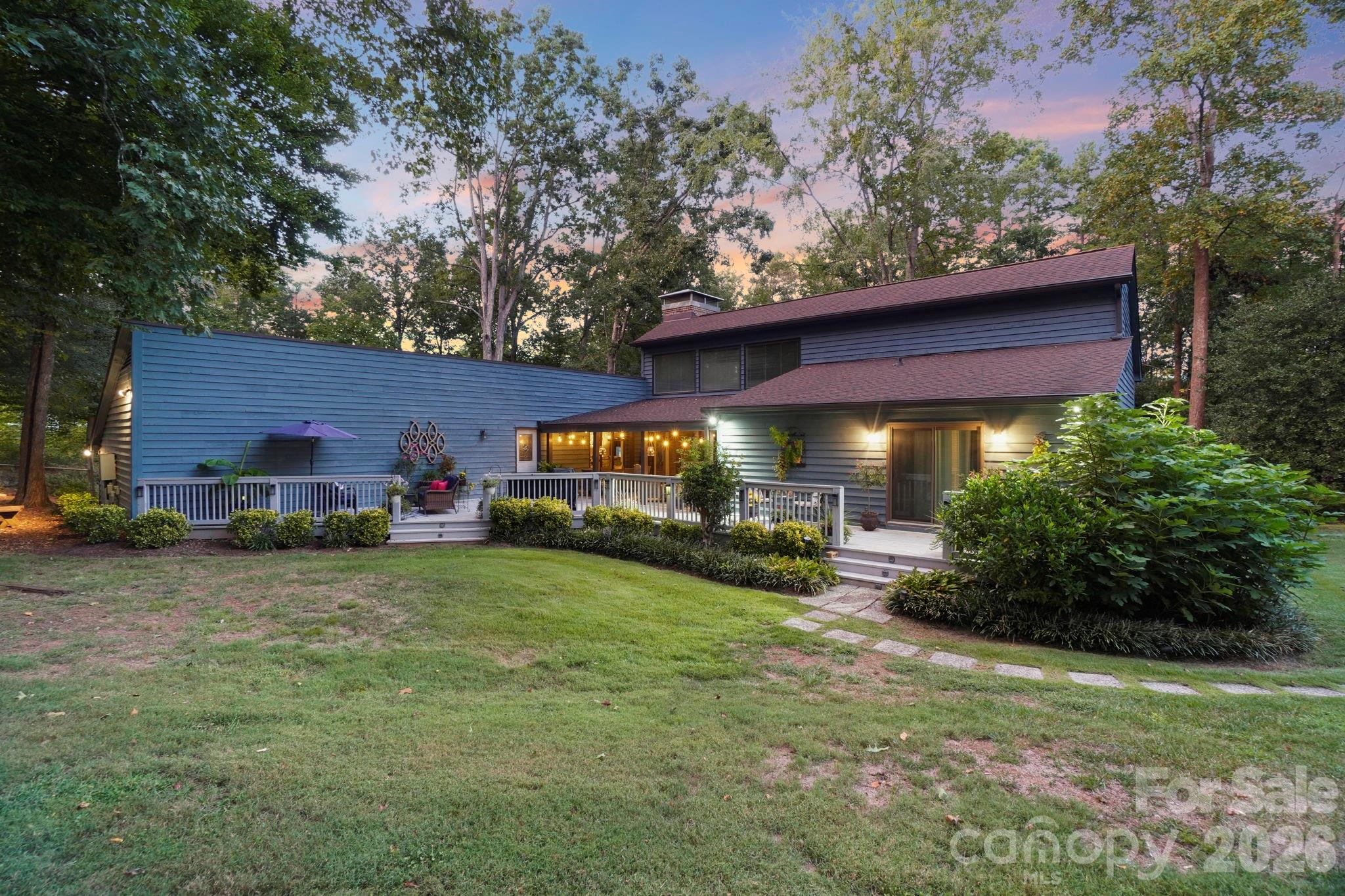 211 Lamplighter Lane — Mount Holly