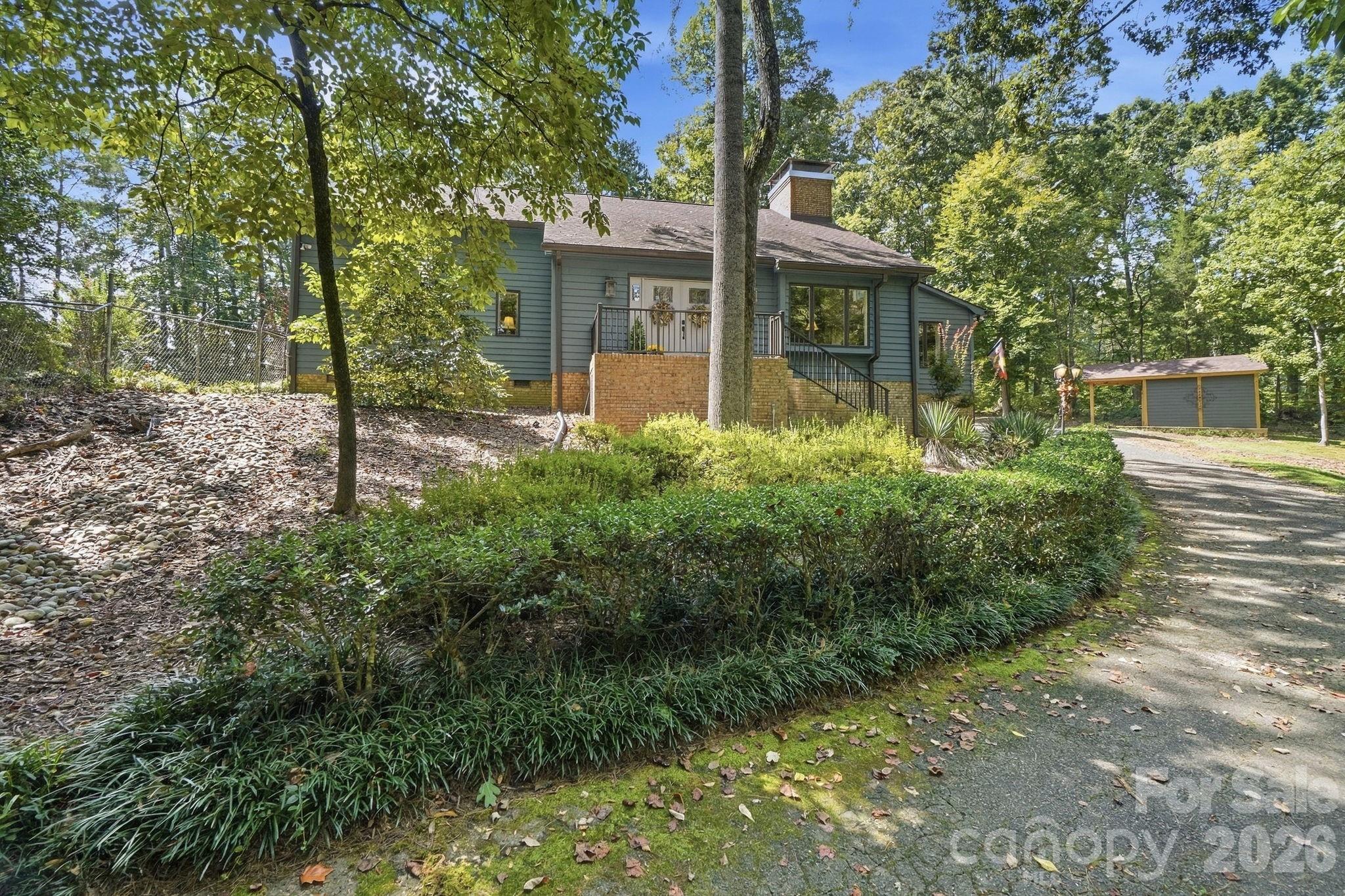 211 Lamplighter Lane — Mount Holly