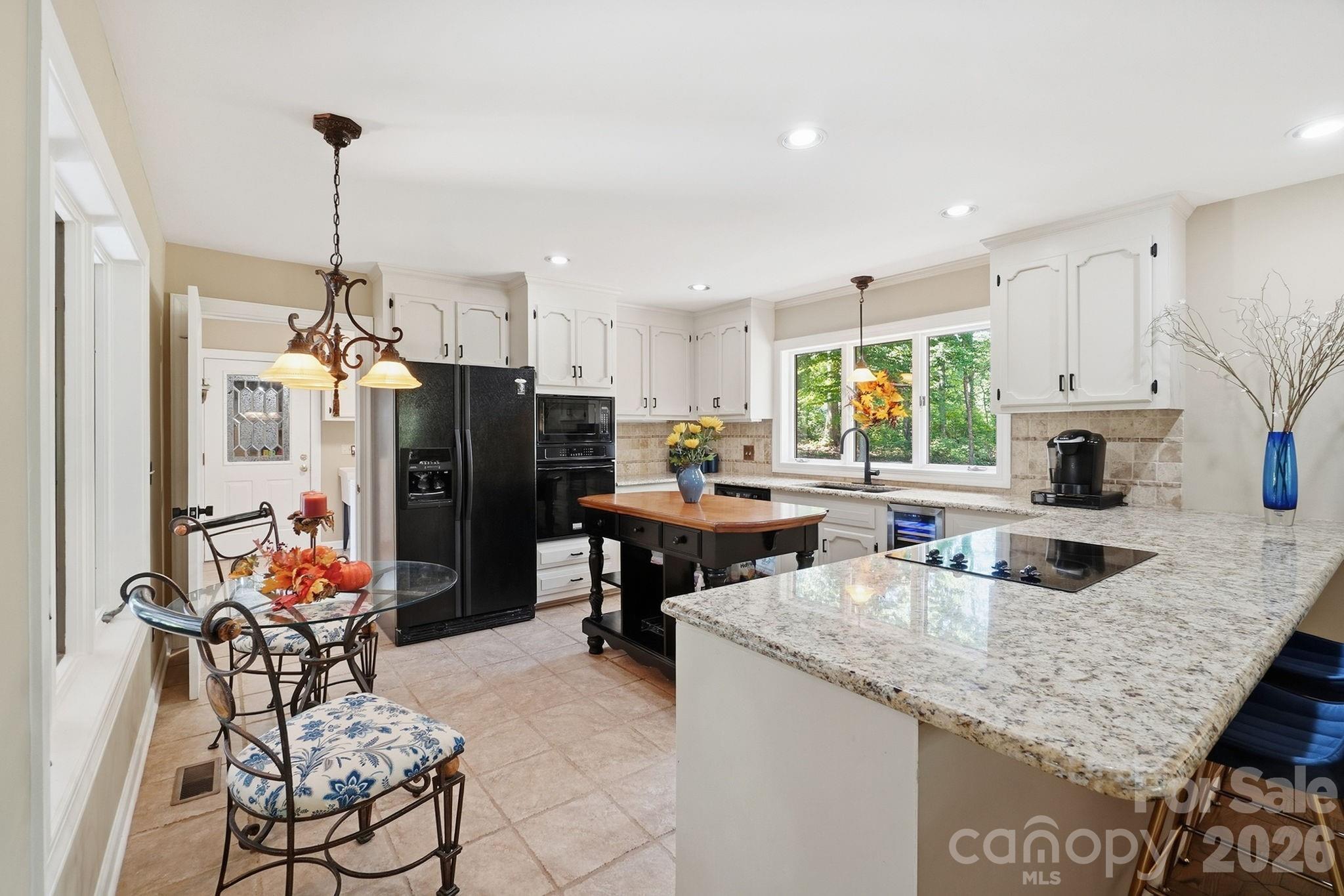 211 Lamplighter Lane — Mount Holly