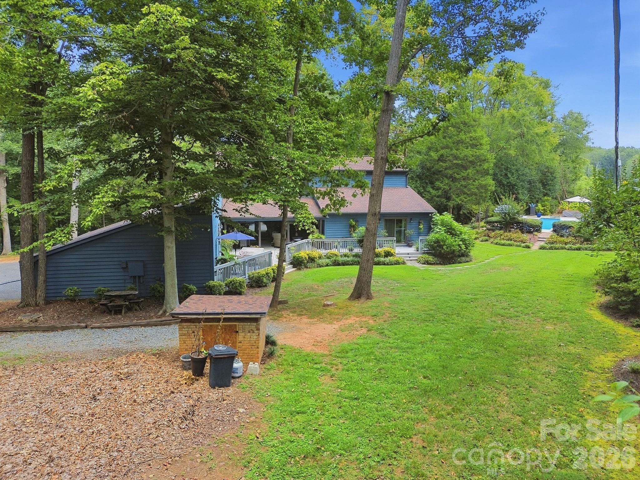 211 Lamplighter Lane — Mount Holly