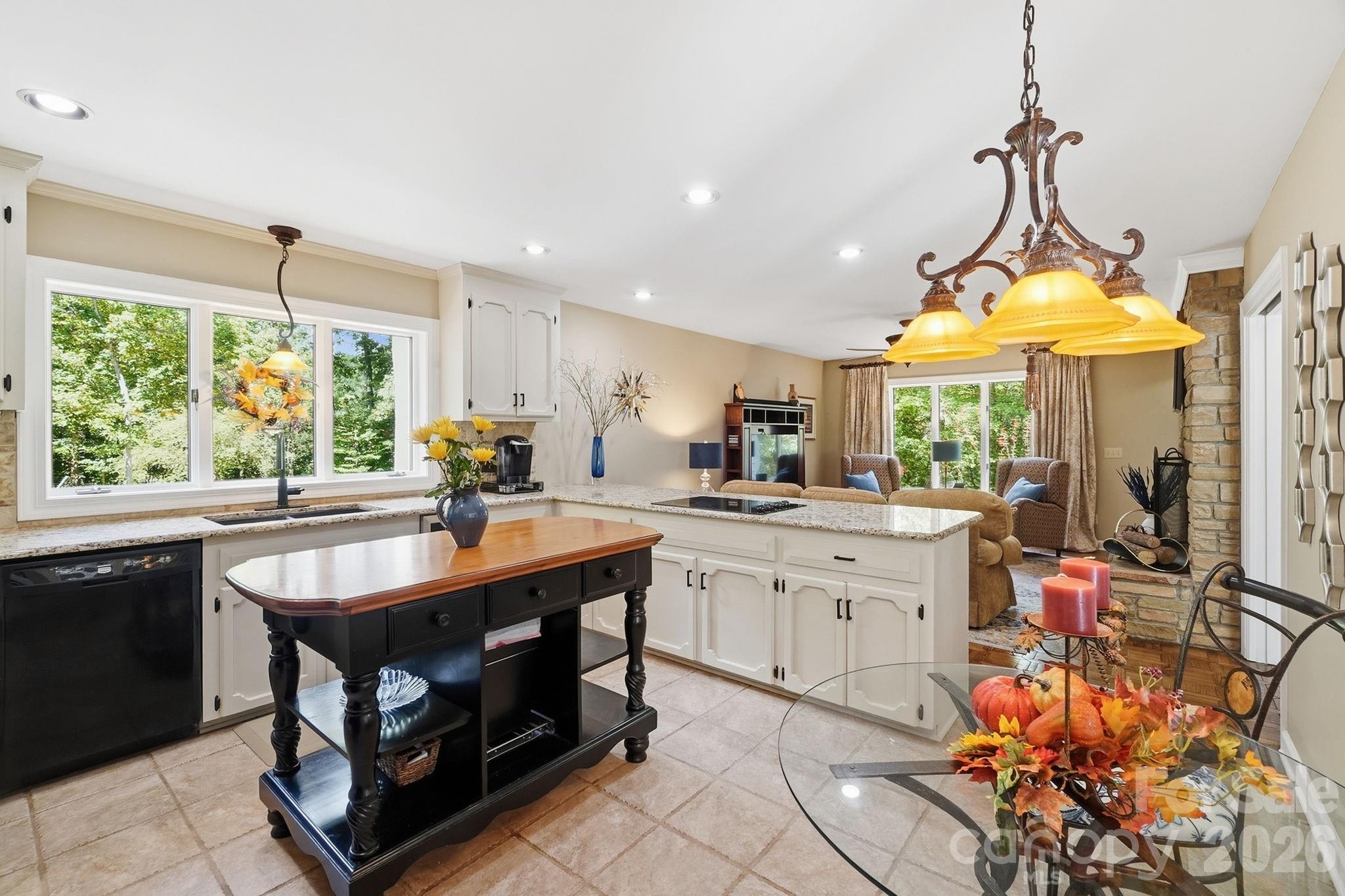211 Lamplighter Lane — Mount Holly