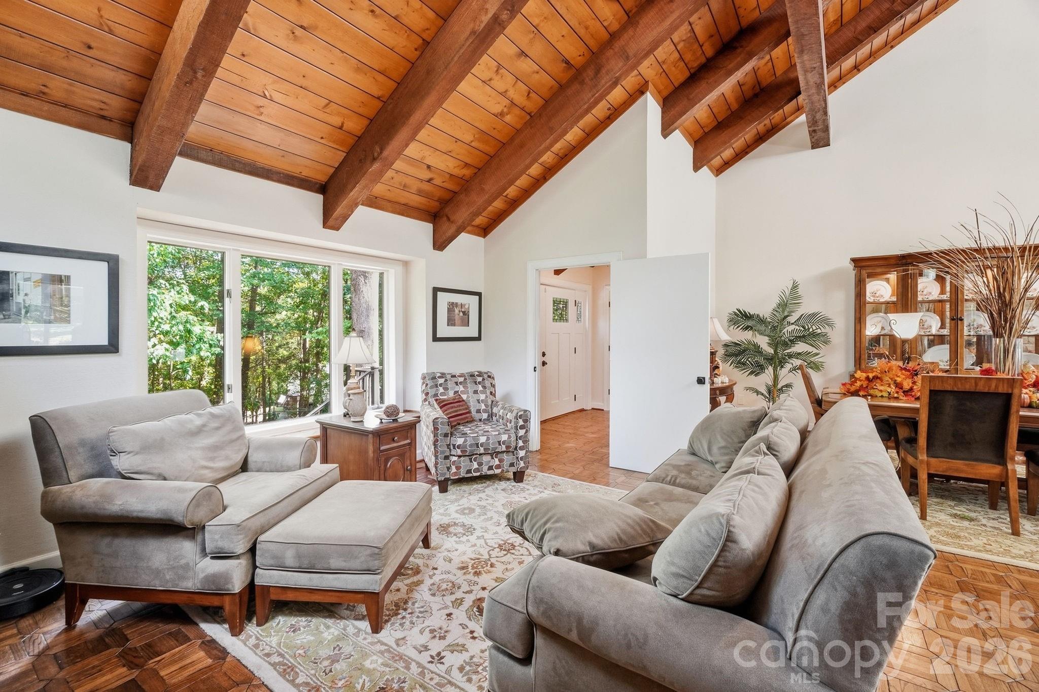 211 Lamplighter Lane — Mount Holly