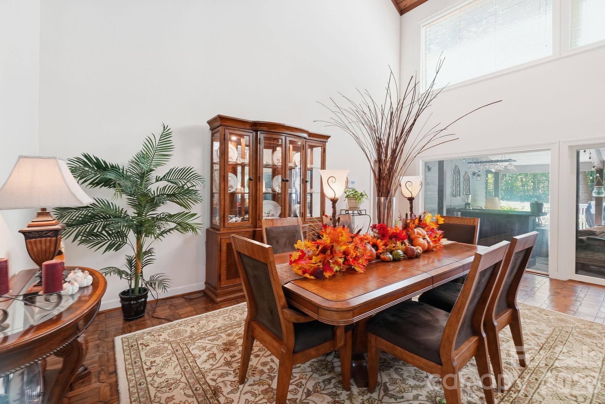 211 Lamplighter Lane — Mount Holly