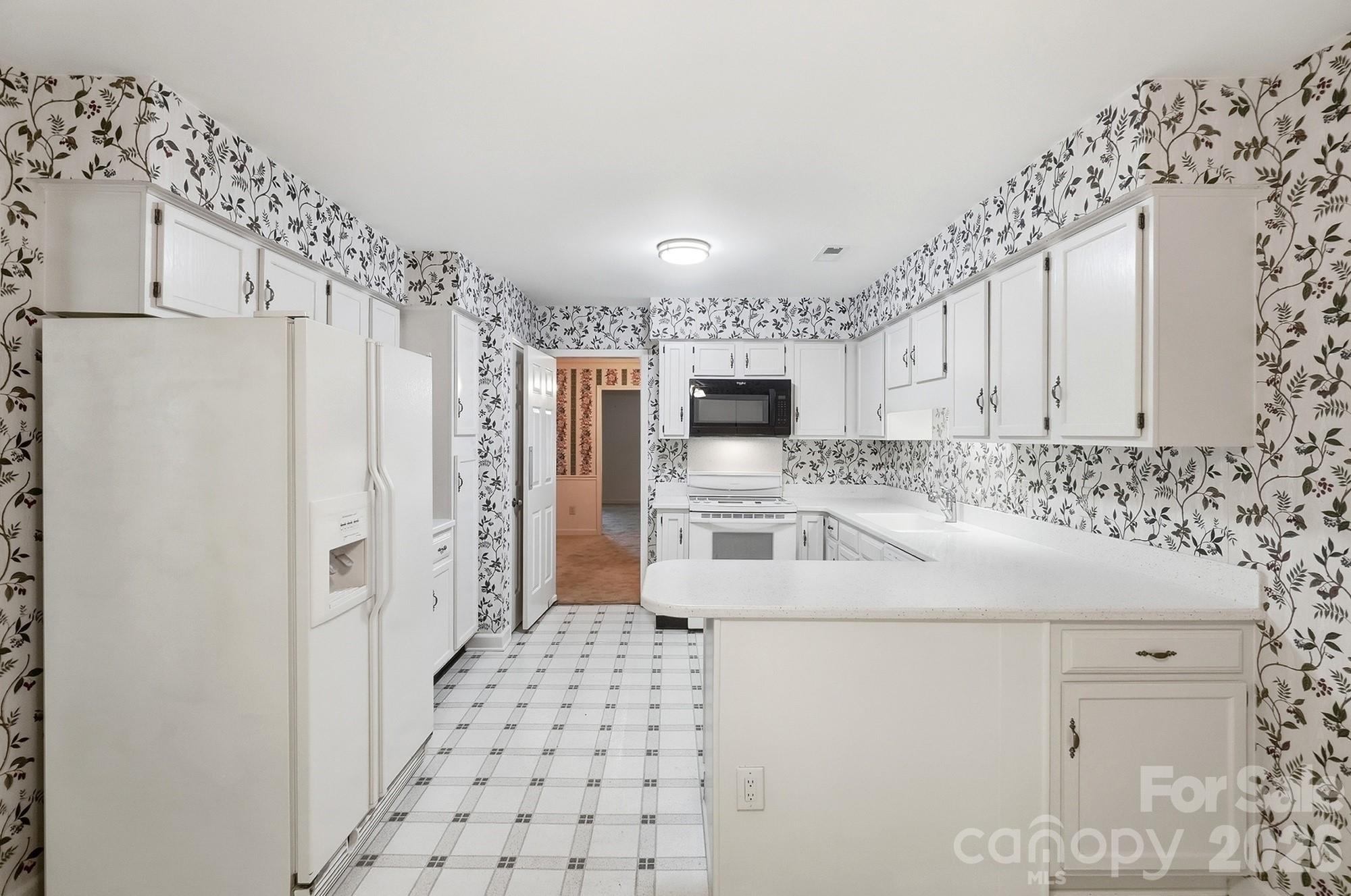 4218 Woodglen Lane — Charlotte