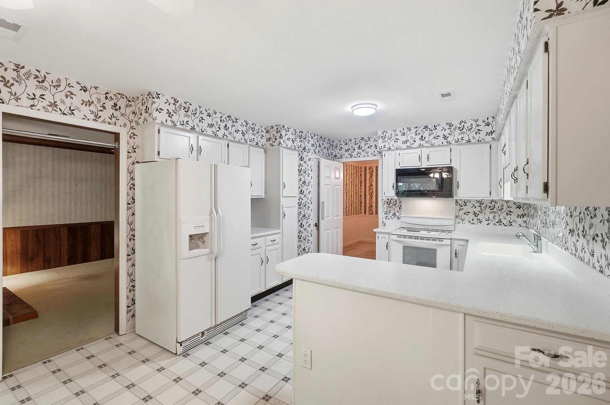 4218 Woodglen Lane — Charlotte
