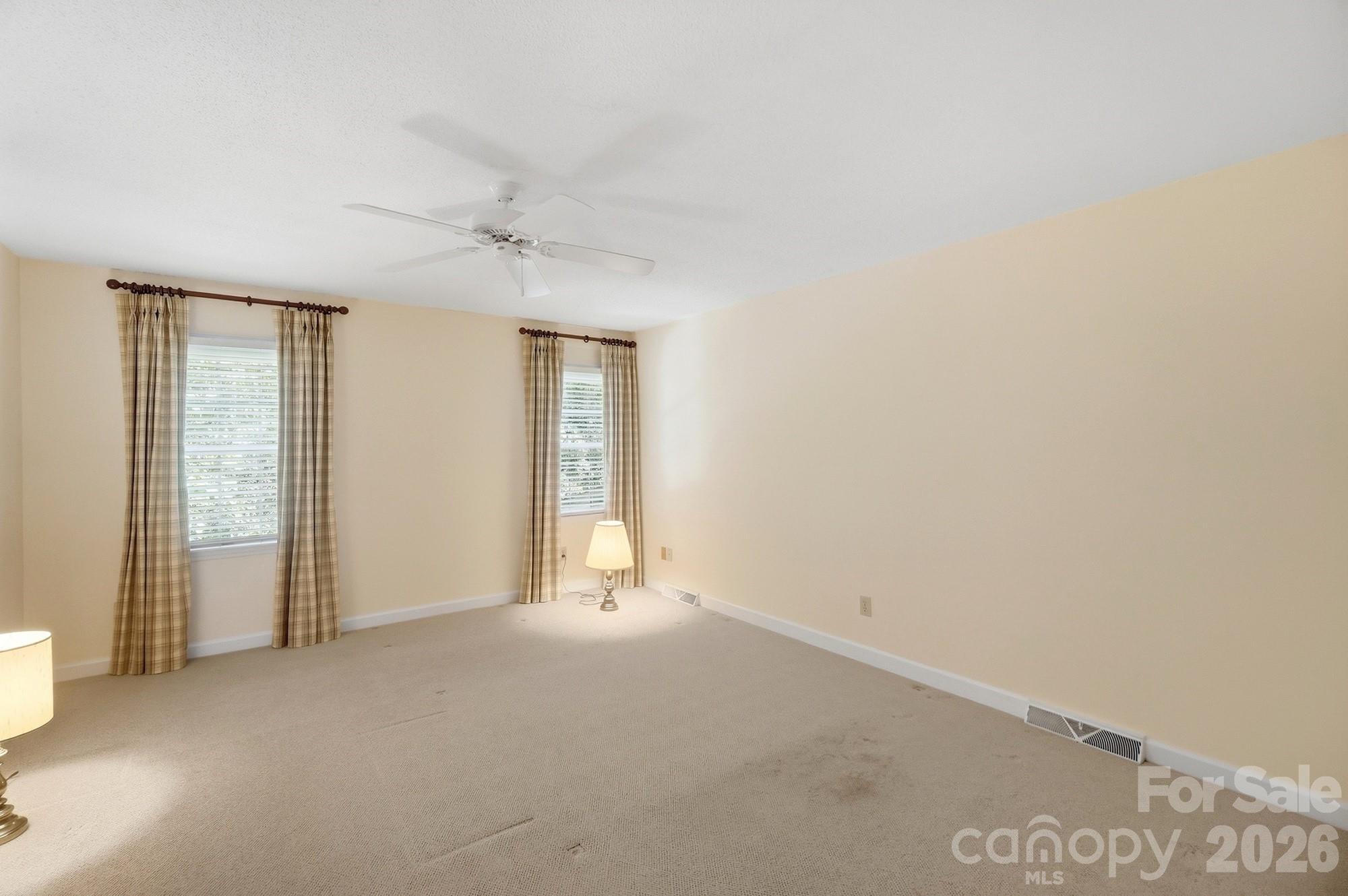 4218 Woodglen Lane — Charlotte