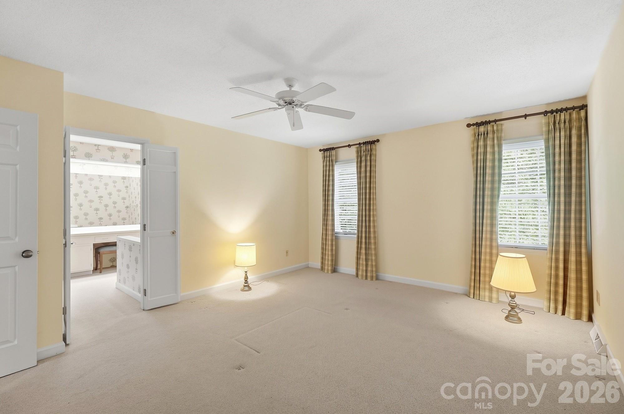 4218 Woodglen Lane — Charlotte