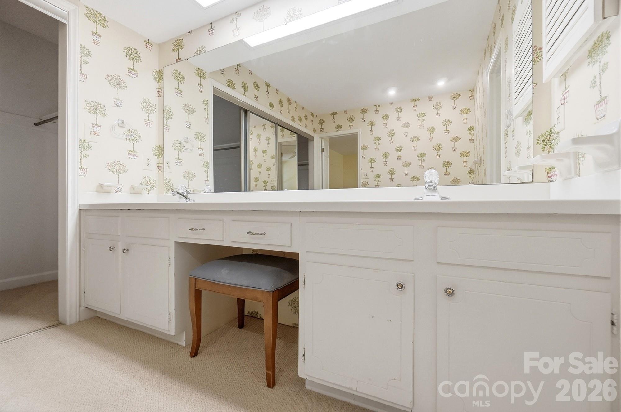 4218 Woodglen Lane — Charlotte