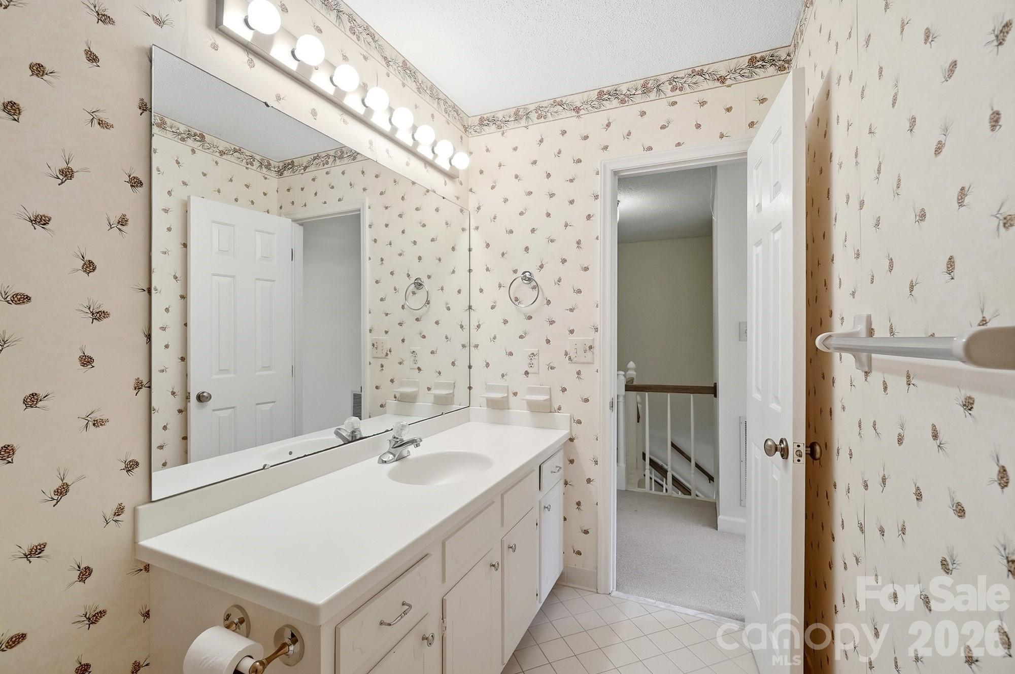 4218 Woodglen Lane — Charlotte