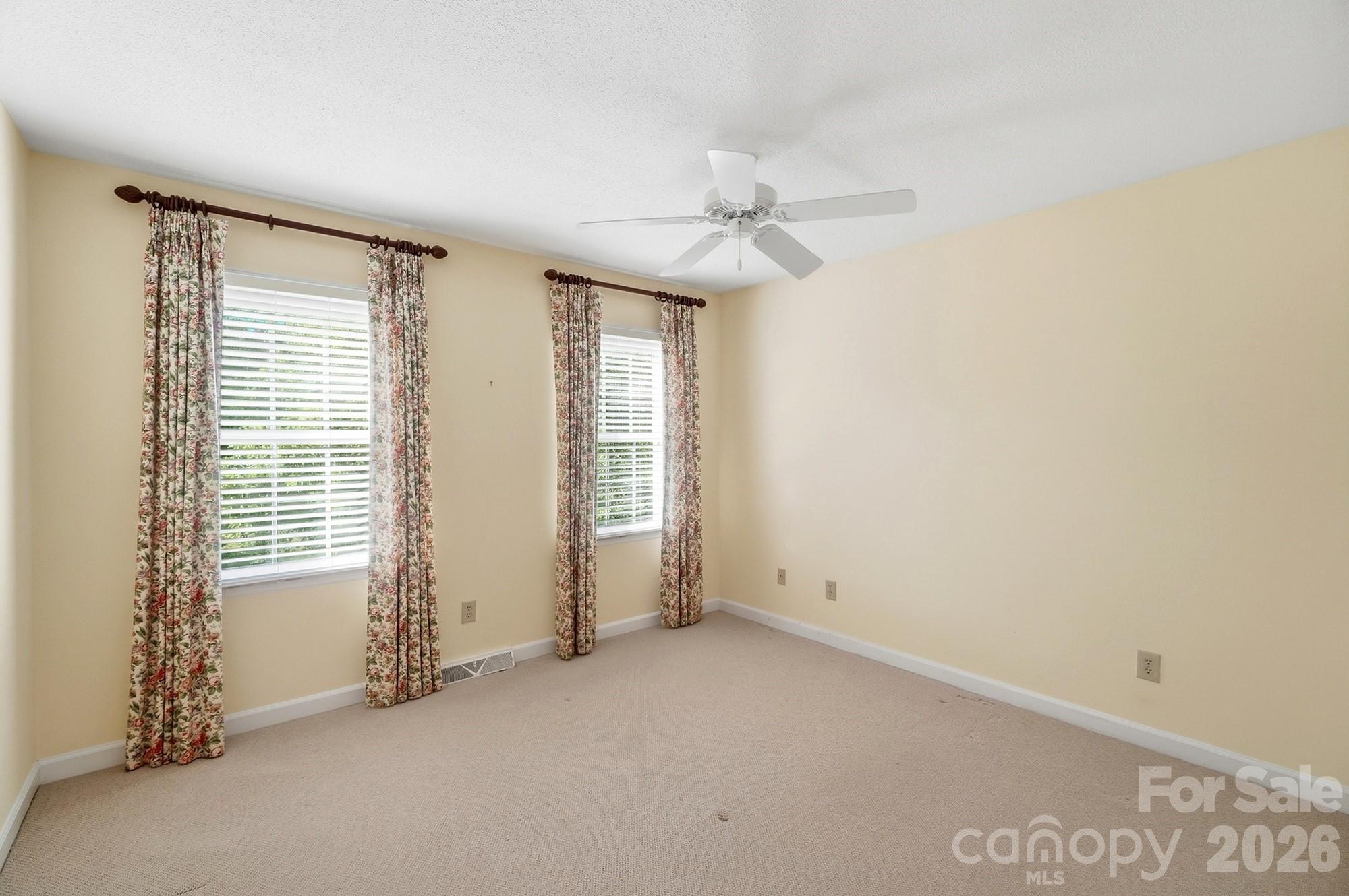 4218 Woodglen Lane — Charlotte