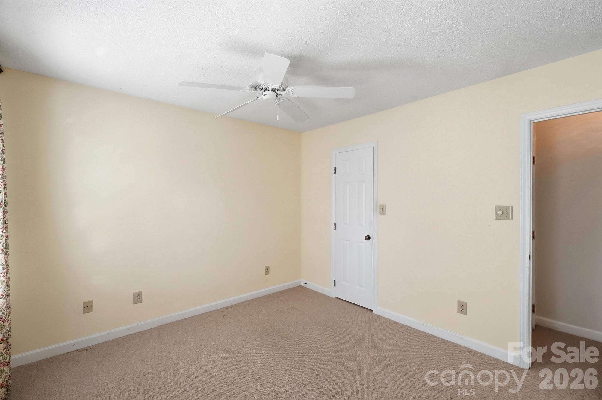 4218 Woodglen Lane — Charlotte