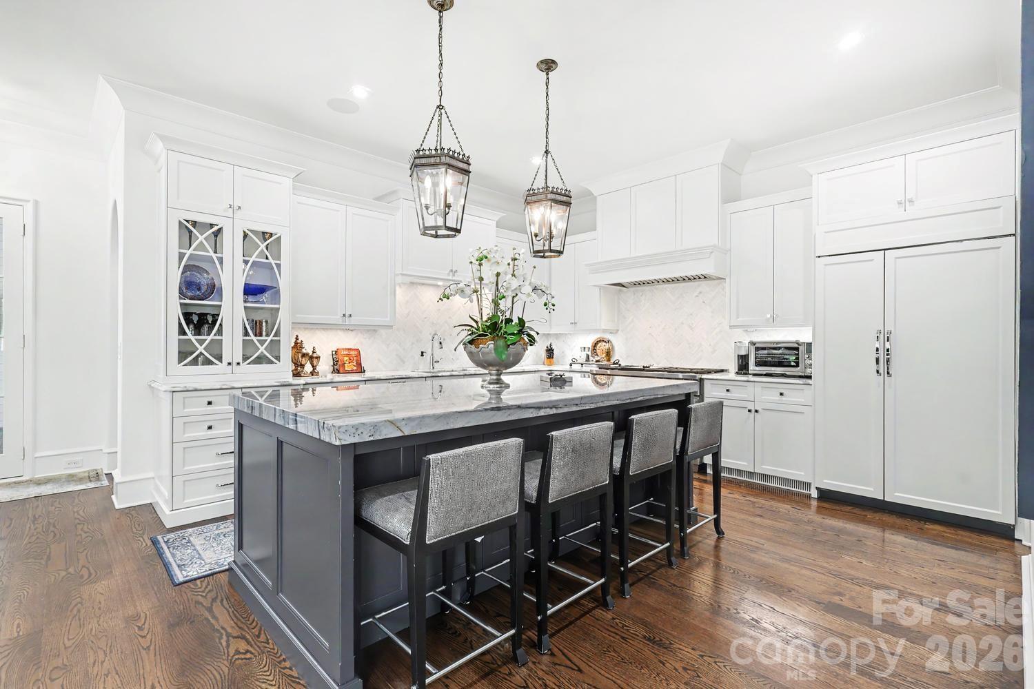 1318 S Kings Drive — Charlotte
