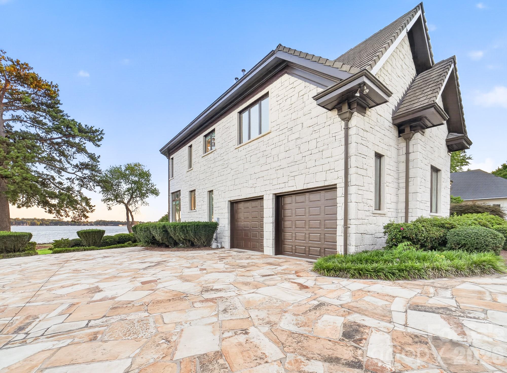 18212 & 18210 Pompano Place — Cornelius