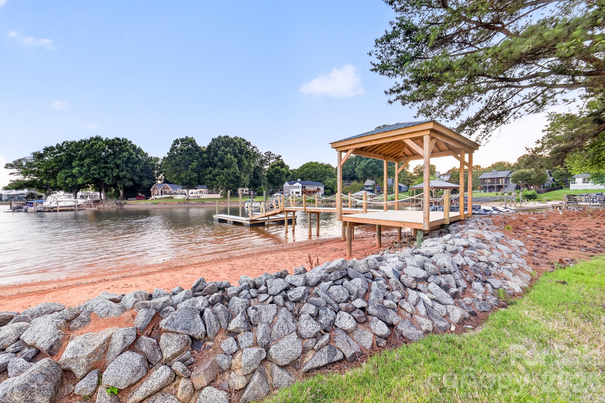 18212 & 18210 Pompano Place — Cornelius