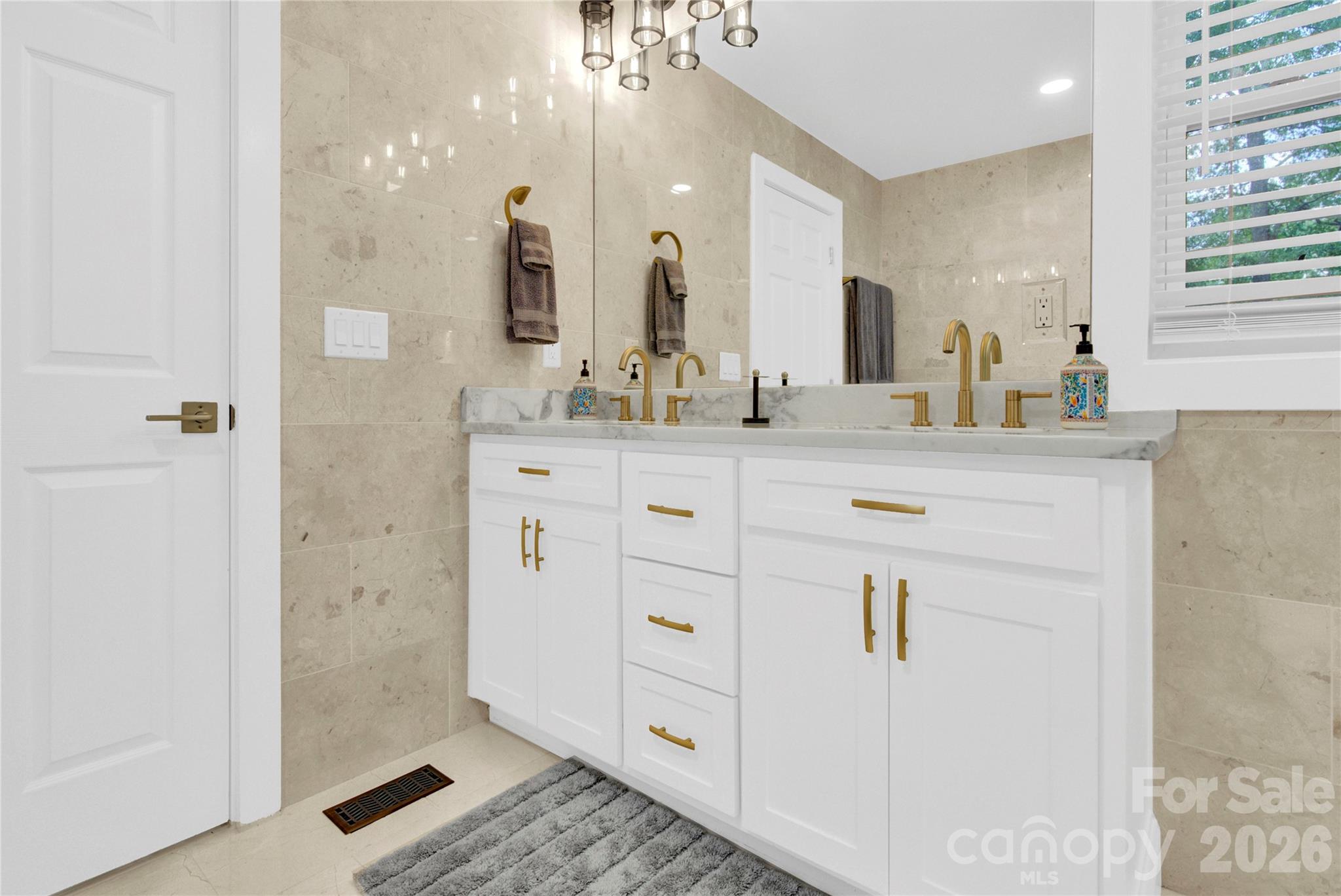 6639 Ronda Avenue — Charlotte