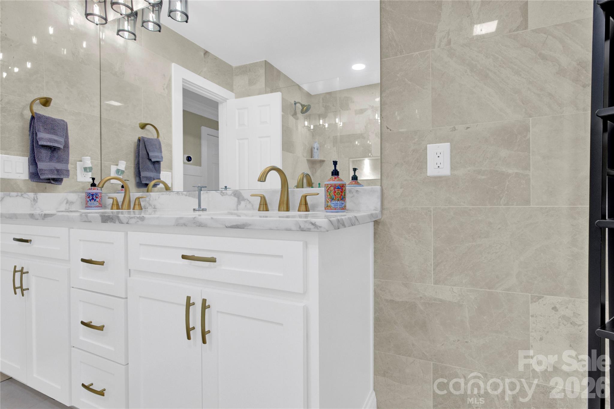 6639 Ronda Avenue — Charlotte