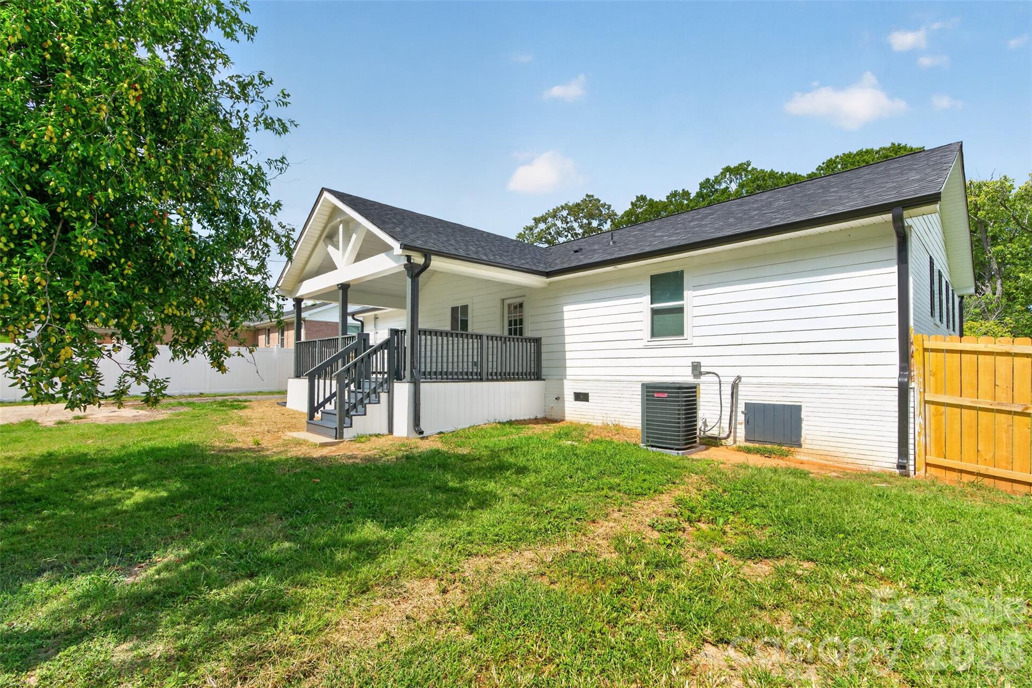 3001 Dalecrest Drive — Charlotte