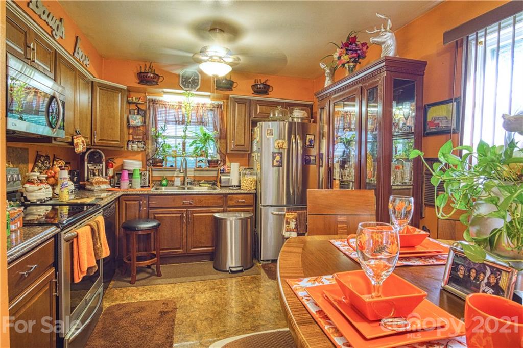 6222 Bonnybrook Lane — Charlotte