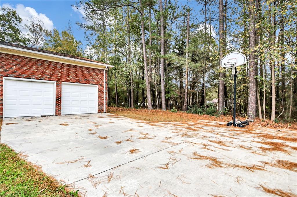 2599 Lewis Drive — Lancaster