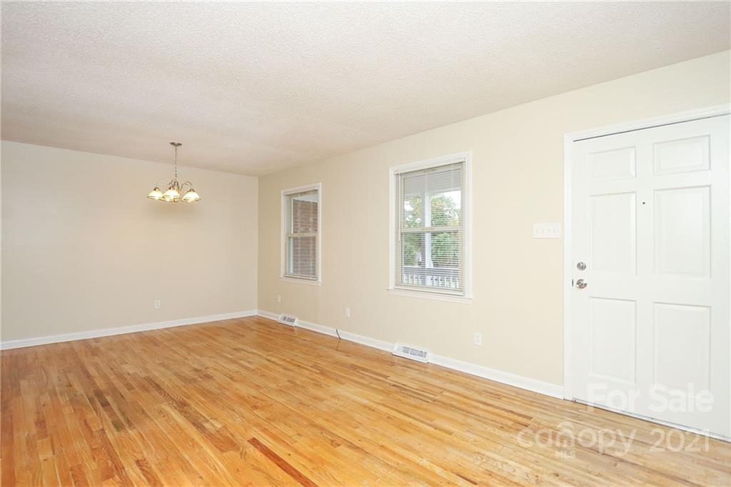 2599 Lewis Drive — Lancaster