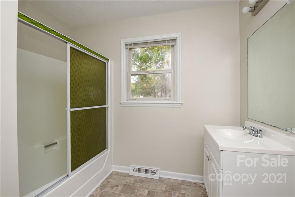 2599 Lewis Drive — Lancaster