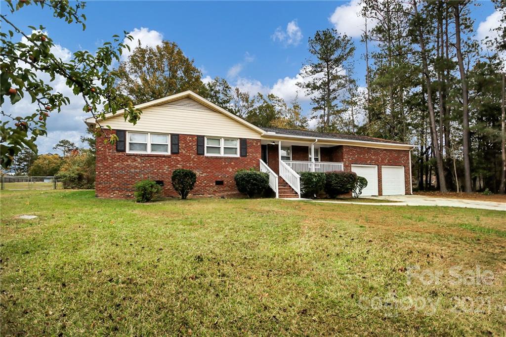 2599 Lewis Drive — Lancaster
