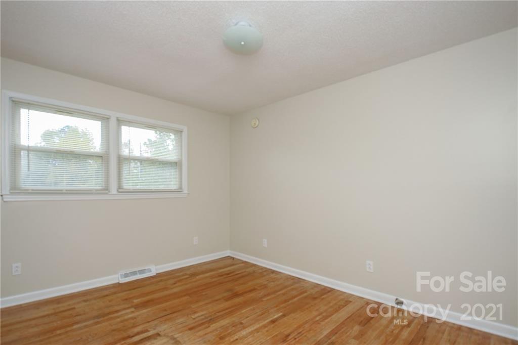 2599 Lewis Drive — Lancaster